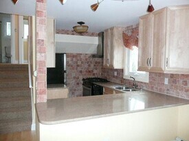 62 Lakeview Ter, Unit C in Burlington, VT - Building Photo