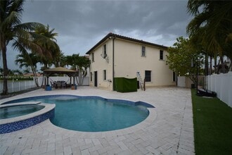 3406 W 88th St in Hialeah, FL - Building Photo - Building Photo