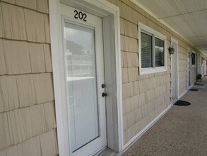 710 Scenic Hwy in Pensacola, FL - Foto de edificio - Building Photo