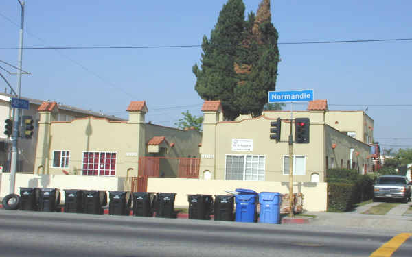 4189 S Normandie Ave in Los Angeles, CA - Foto de edificio - Building Photo