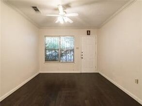 1240 S Marlborough Ave in Dallas, TX - Building Photo - Building Photo