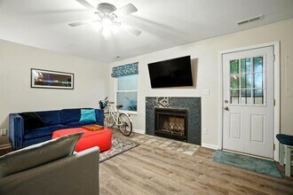 2310 Merl Cir in Virginia Beach, VA - Building Photo - Building Photo