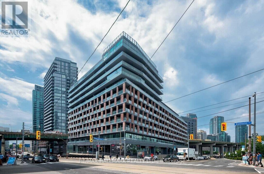 169-169 Fort York Blvd in Toronto, ON - Building Photo