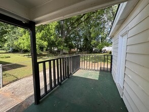 1706 Chester St NW in Huntsville, AL - Foto de edificio - Building Photo