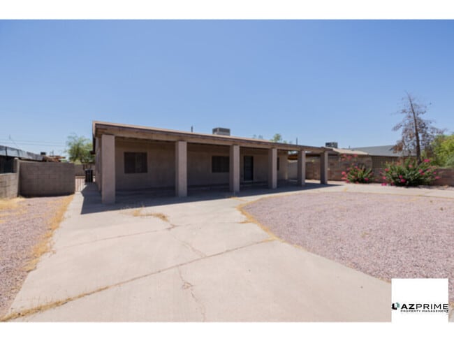 property at 5401 S 15th Ave