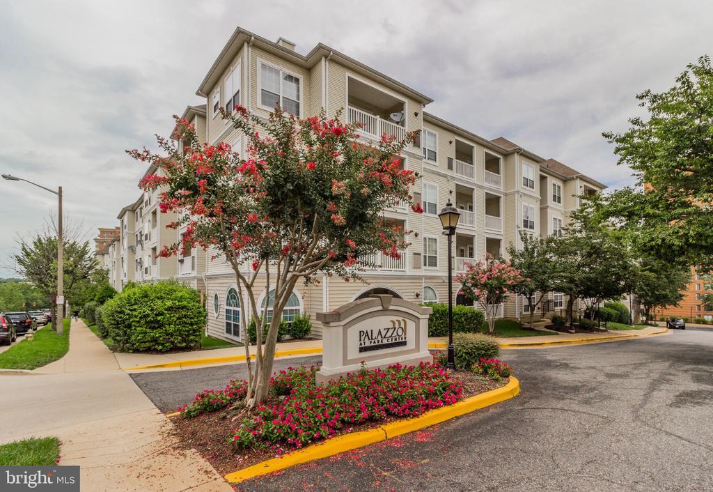 4561 Strutfield Ln in Alexandria, VA - Building Photo