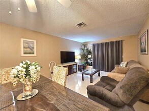 2141 NE 1st Ct in Boynton Beach, FL - Building Photo - Building Photo