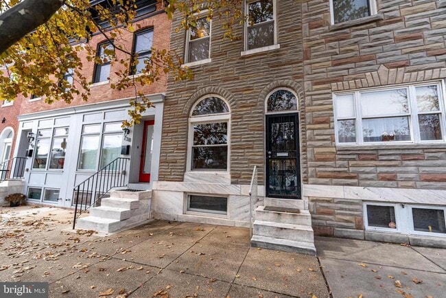 property at 736 S Conkling St