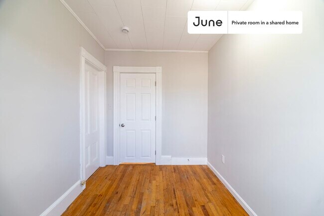 Private bedroom in 4 bed/1 bath Home in Boston, MA - Building Photo - Building Photo