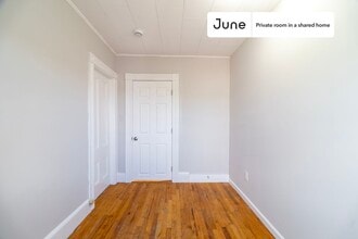 Room in Shared 4 bed/1 bath home in Boston, MA - Building Photo - Building Photo