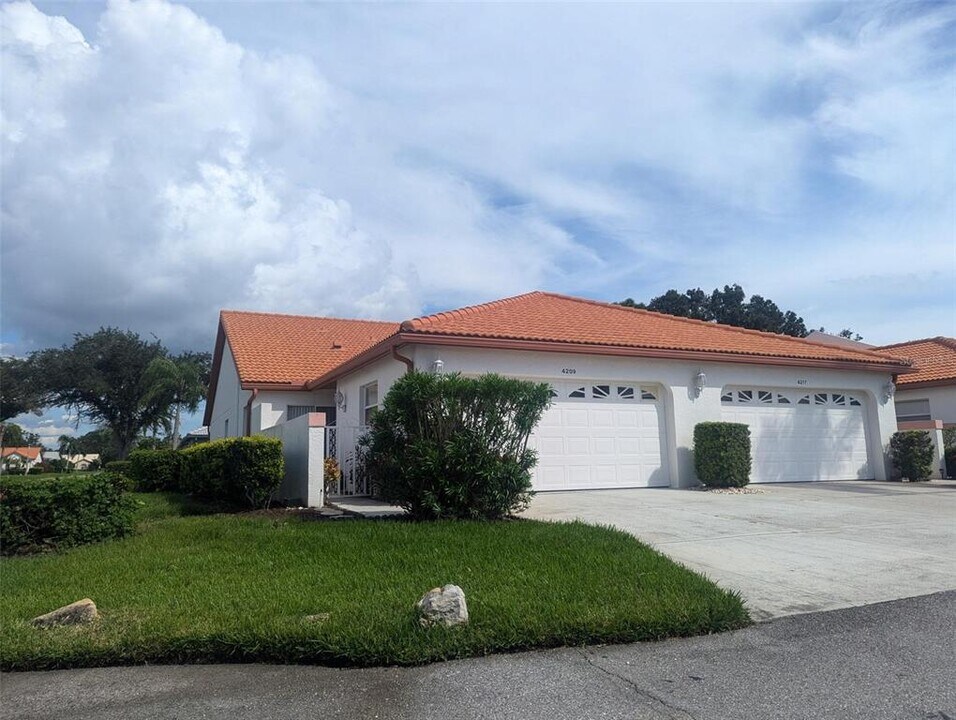 4209 Marseilles Ave in Sarasota, FL - Building Photo