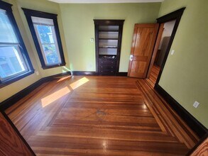 19 Rhode Island Ave in Somerville, MA - Building Photo - Building Photo