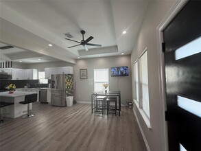 633 McDaniel St in Houston, TX - Foto de edificio - Building Photo