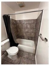 915 Acosta Plaza in Salinas, CA - Building Photo - Building Photo
