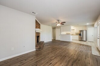 5719 Myers Rd, Unit 211 in Arlington, TX - Building Photo - Building Photo