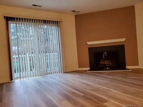 71 Aiken St in Norwalk, CT - Building Photo - Building Photo