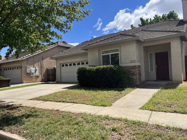 832 Graystone Ct in Yuba City, CA - Building Photo - Building Photo