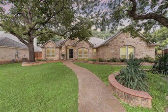 2700 View Meadow in Grapevine, TX - Building Photo - Building Photo