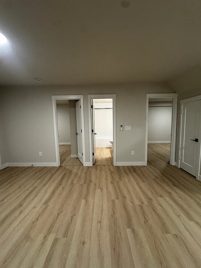 7414 N Albina Ave in Portland, OR - Foto de edificio - Building Photo