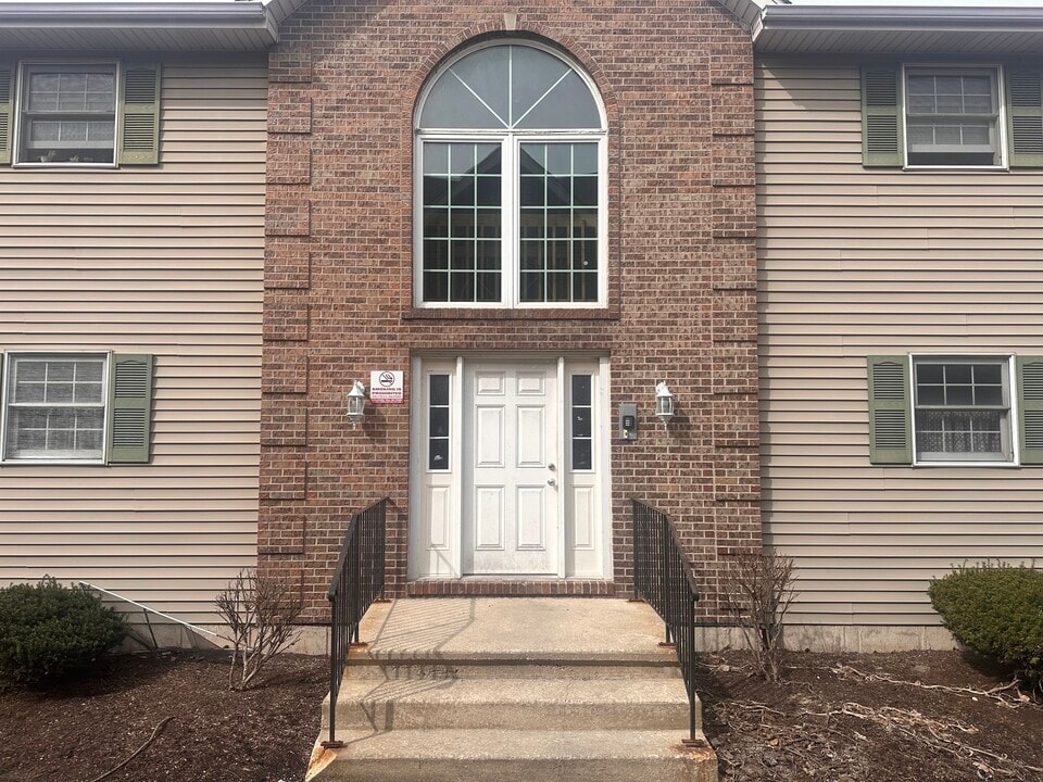 434 S Peace Rd in Sycamore, IL - Building Photo