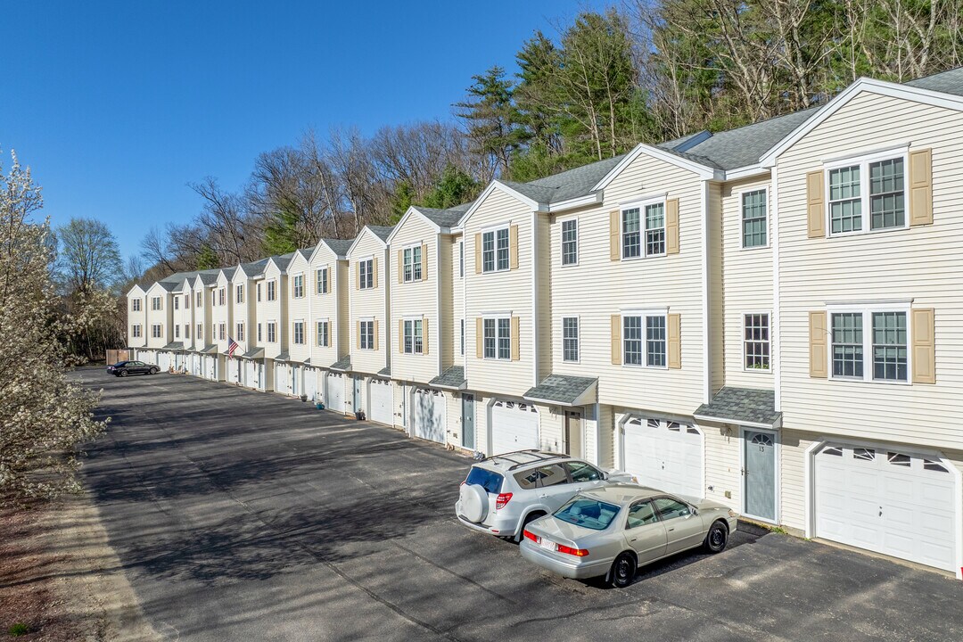 350 Riverbend ST in Athol, MA - Building Photo