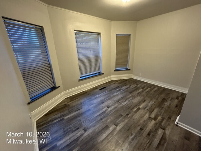 2436 N 1st St, Unit A in Milwaukee, WI - Foto de edificio - Building Photo