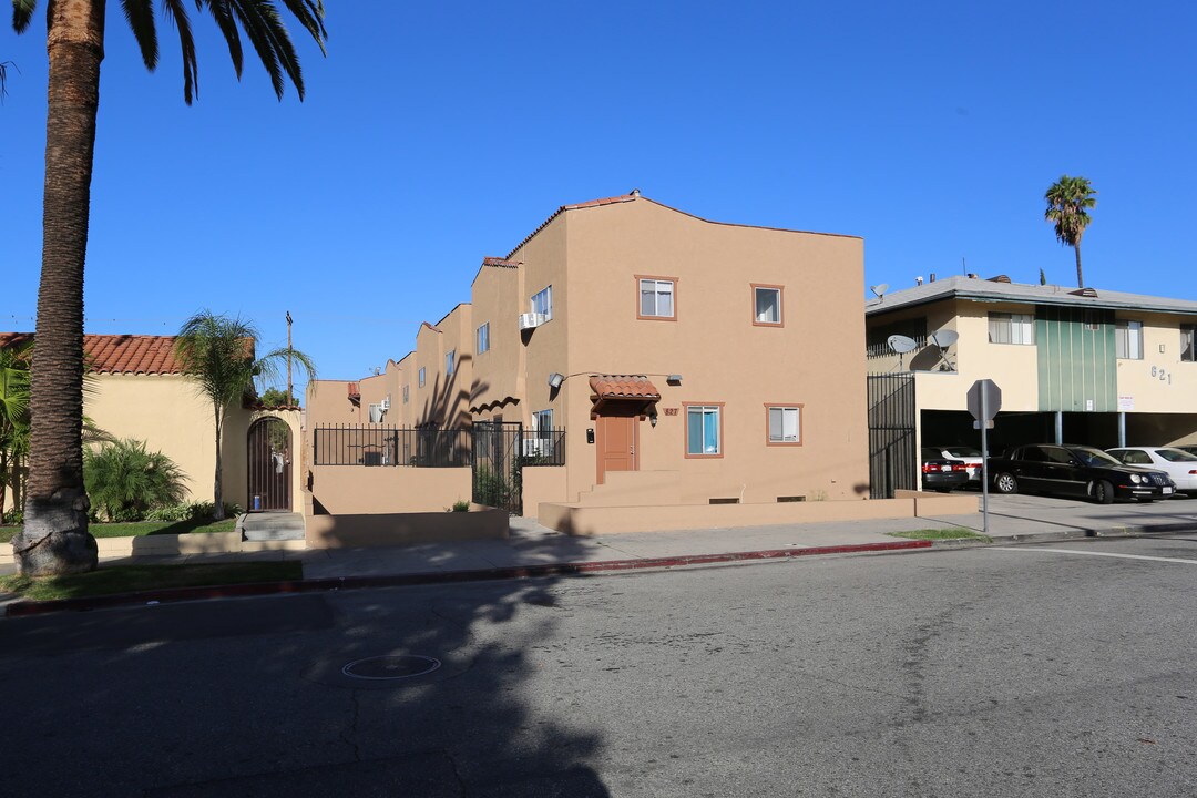 827 Mariposa St in Glendale, CA - Foto de edificio