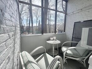 354 Tappan St, Unit 2 in Brookline, MA - Foto de edificio - Building Photo