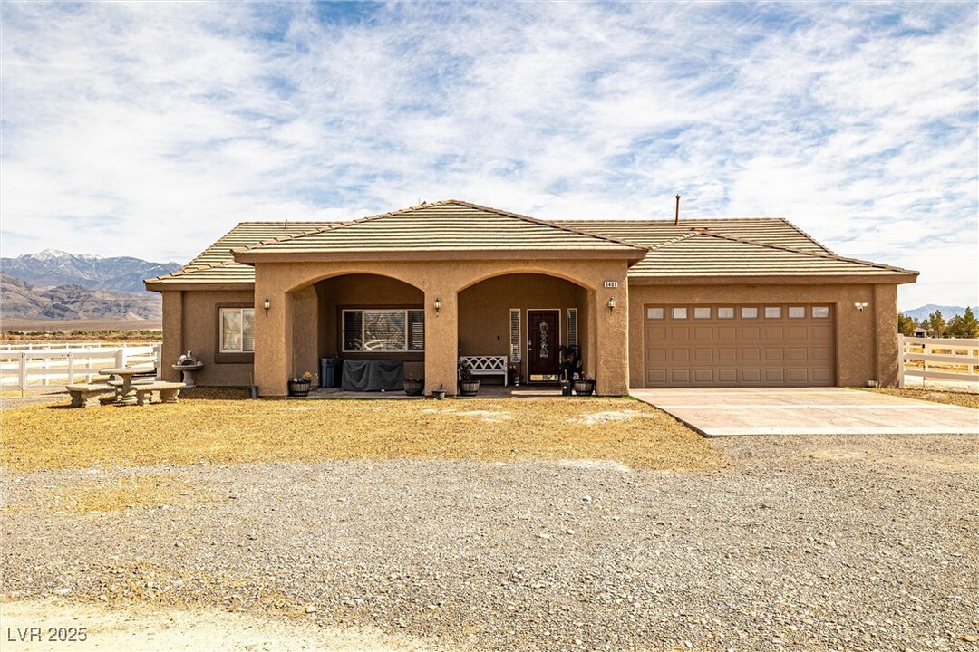 5401 S Malibou Ave in Pahrump, NV - Building Photo