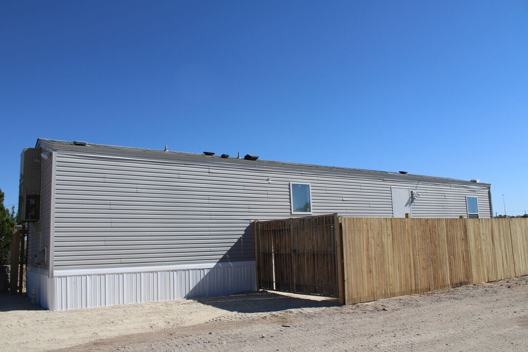 1368 Reid Rd in Socorro, TX - Building Photo