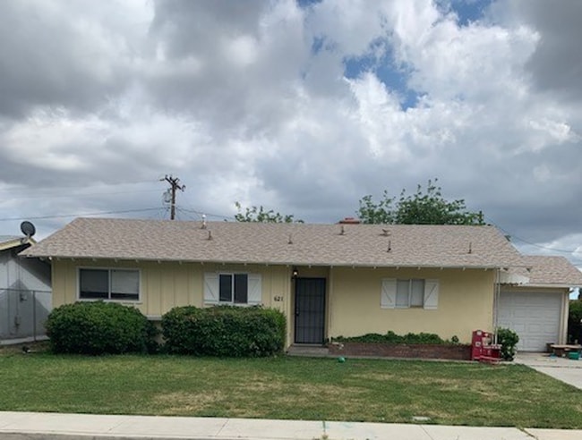 property at 621 Vista De Loma