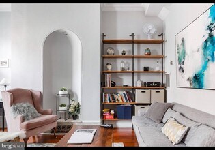 335 S 12th St in Philadelphia, PA - Building Photo - Building Photo