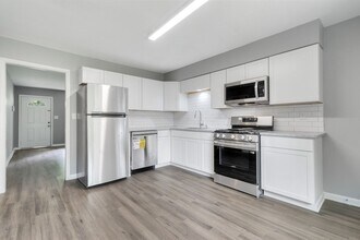 2060 Nettie Ct in Decatur, GA - Building Photo - Building Photo