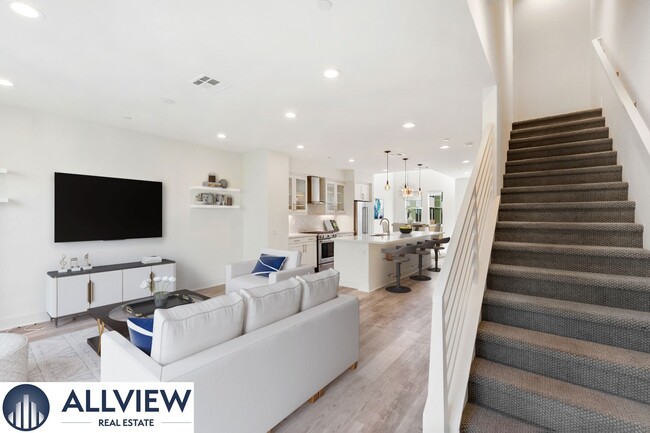 1669 Grand View in Costa Mesa, CA - Building Photo - Building Photo