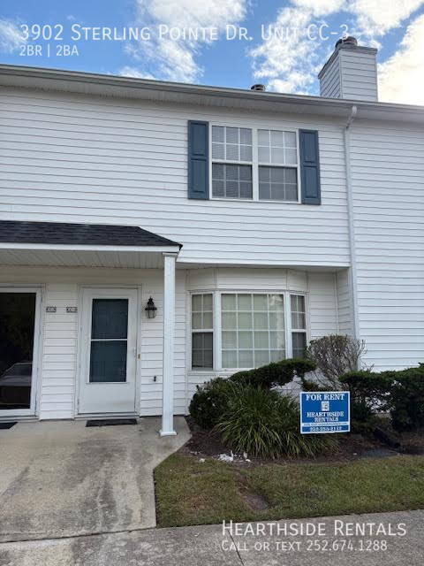 3902 Sterling Pointe Dr in Winterville, NC - Building Photo