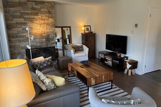 826 Suncrest Cir in Collingwood, ON - Building Photo - Building Photo