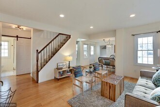 4401 Reservoir Blvd in Minneapolis, MN - Building Photo - Building Photo