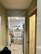 932 Peninsula Ave, Unit 404 in San Mateo, CA - Foto de edificio - Building Photo