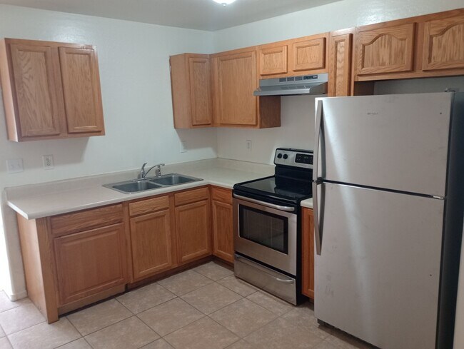 4225 N Montezuma Dr in Eloy, AZ - Building Photo - Building Photo