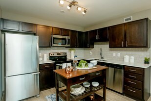 The Cabochon at River Oaks in Houston, TX - Building Photo