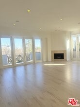 345 S Reeves Dr in Beverly Hills, CA - Building Photo - Building Photo