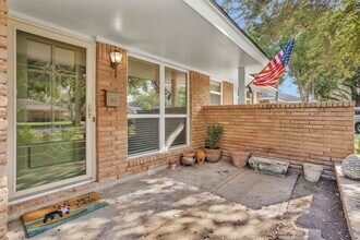 5518 McKnight St in Houston, TX - Building Photo - Building Photo