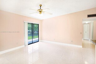 9711 W McNab Rd in Tamarac, FL - Building Photo