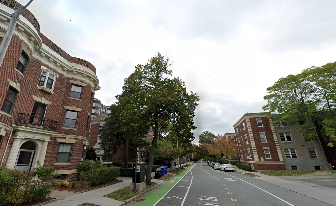 60 Babcock St, Unit 5 in Brookline, MA - Foto de edificio