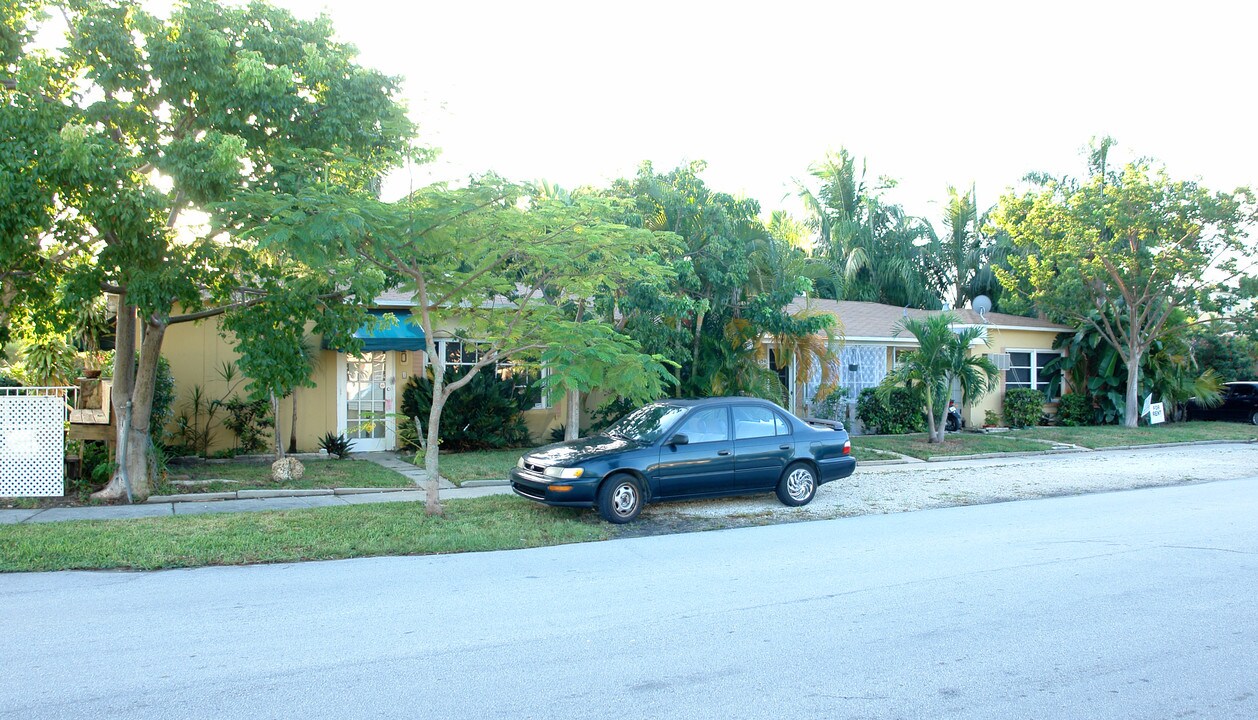 420 NE 14th Ave in Fort Lauderdale, FL - Building Photo