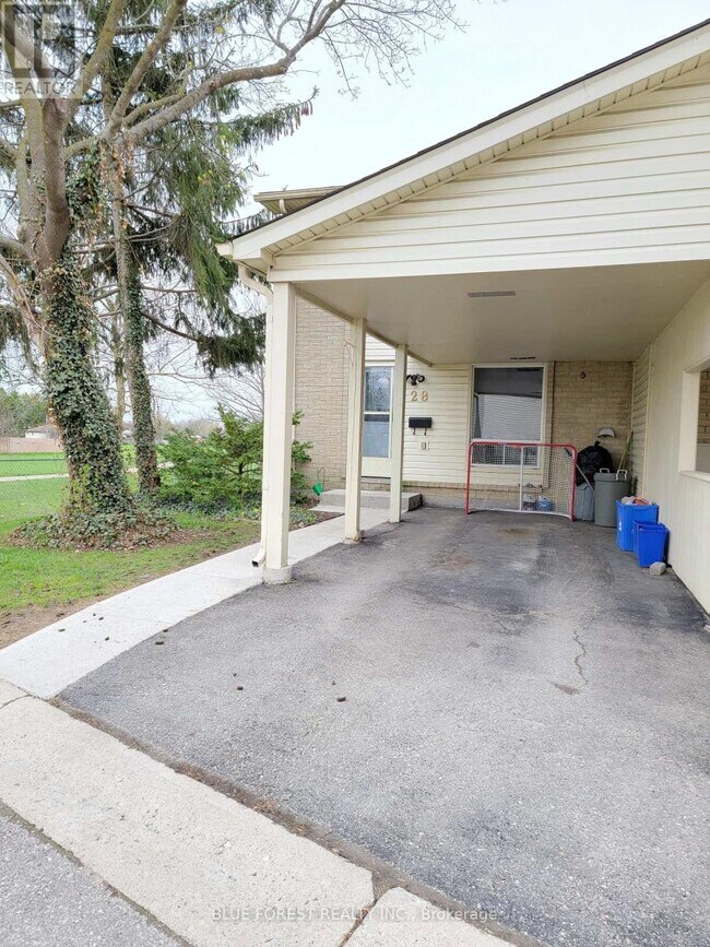 801 Osgoode Dr in London, ON - Building Photo - Building Photo