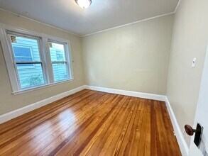 38 Allston St, Unit 1 in Boston, MA - Foto de edificio - Building Photo