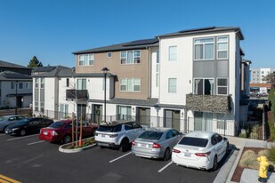 Mission Village in Hayward, CA - Building Photo