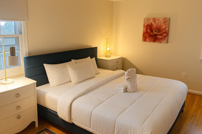 1937 Woodford Rd, Unit SI ID1473412P in Vienna, VA - Building Photo - Building Photo