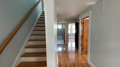 64 Langley Rd, Unit 1 in Boston, MA - Building Photo - Building Photo